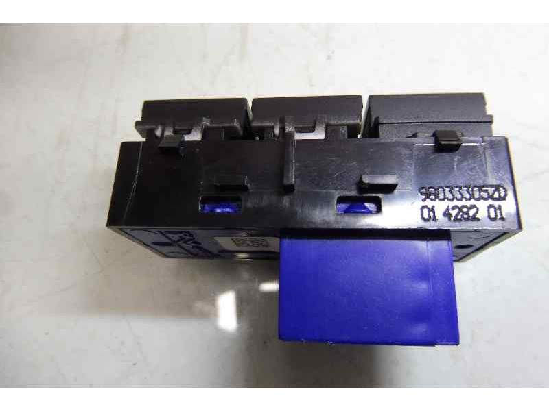 Recambio de mando multifuncion para peugeot 308 sw allure referencia OEM IAM 98033305ZD  