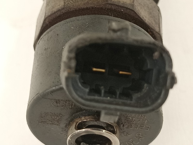 Recambio de inyector para opel zafira b cosmo referencia OEM IAM 0445110165  