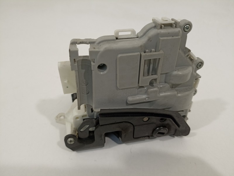Recambio de cerradura puerta trasera derecha para audi a1 (8xk) attraction referencia OEM IAM 8X0839016E  