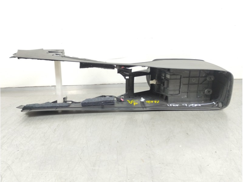 Recambio de apoyabrazos central para toyota rav 4 (a3) sol cross sport referencia OEM IAM 5891242020  