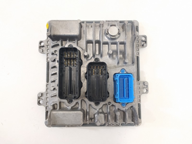 Recambio de centralita motor uce para opel zafira (c) excellence start/stop referencia OEM IAM 55501574 395357783 