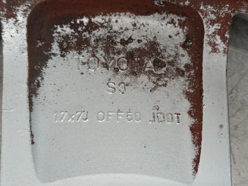 Recambio de llanta para toyota auris sport referencia OEM IAM 17X7J  