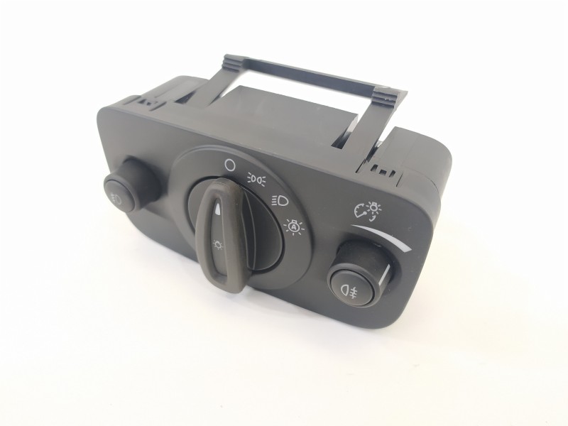 Recambio de mando luces para ford kuga (cbs) st-line referencia OEM IAM AV6T13A024EC  