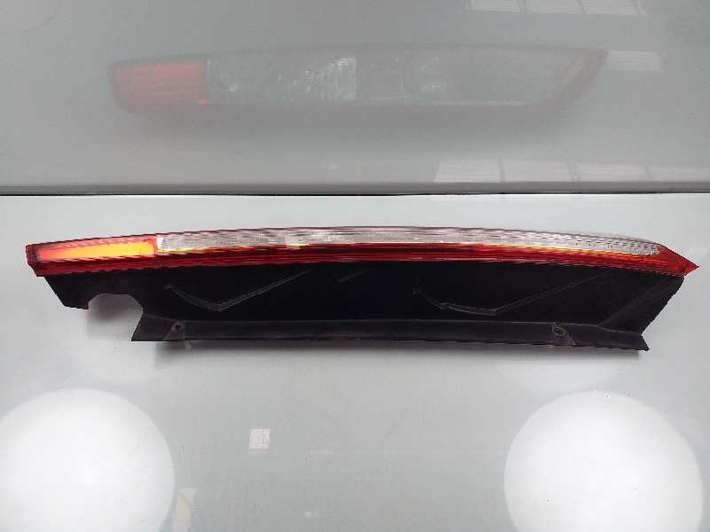 Recambio de piloto trasero derecho para ford focus lim. (cb4) trend referencia OEM IAM 8M5113404A  