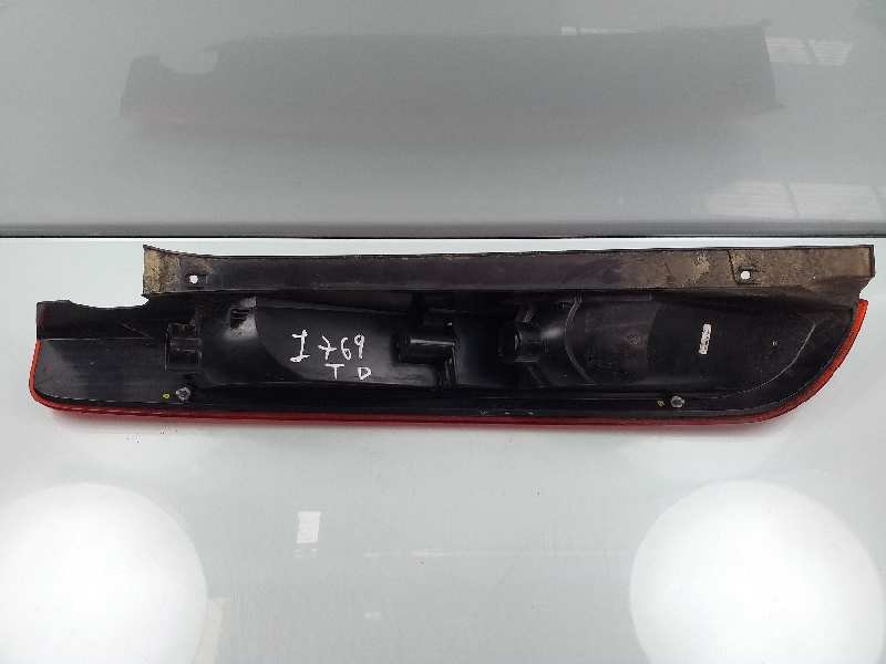 Recambio de piloto trasero derecho para ford focus lim. (cb4) trend referencia OEM IAM 8M5113404A  