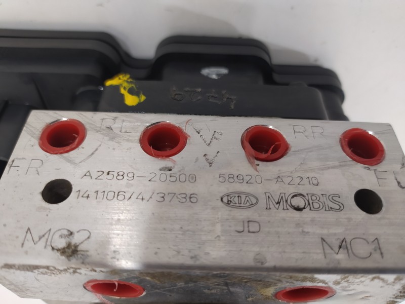 Recambio de abs para kia cee´d drive referencia OEM IAM 58920A2210 58920A2210 258920500