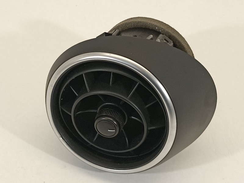 Recambio de rejilla aireadora para audi a1 (8xk) attraction referencia OEM IAM 8X1820901  