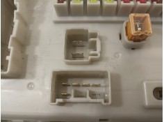 Recambio de caja reles / fusibles para toyota land cruiser (j12) 3.0 d-4d gx referencia OEM IAM 8198050030   2