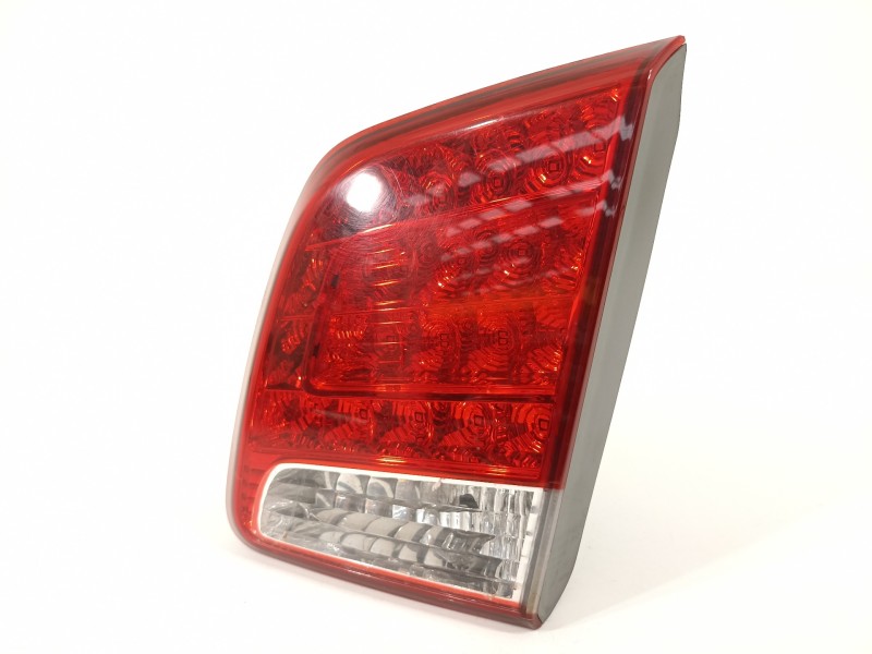 Recambio de piloto trasero derecho en porton para kia sorento active 4wd referencia OEM IAM 924062P100  