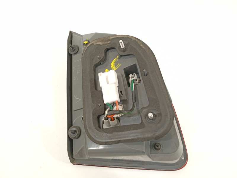 Recambio de piloto trasero derecho en porton para kia sorento active 4wd referencia OEM IAM 924062P100  