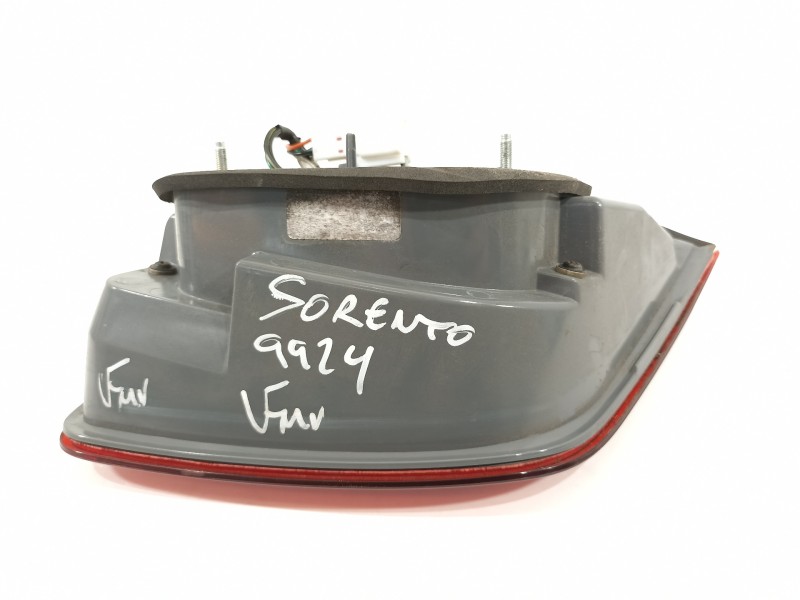 Recambio de piloto trasero derecho en porton para kia sorento active 4wd referencia OEM IAM 924062P100  