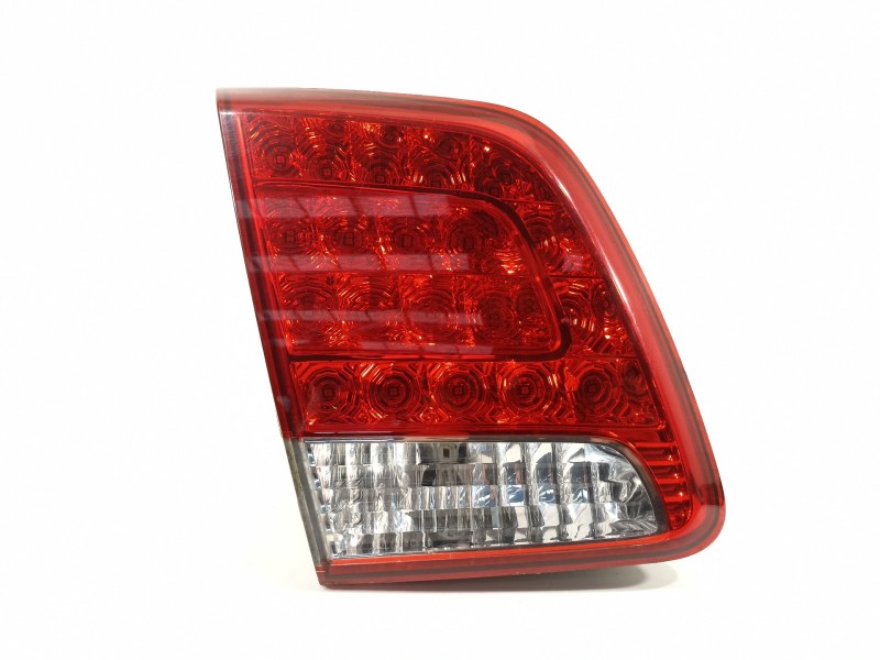 Recambio de piloto trasero izquierdo en porton para kia sorento active 4wd referencia OEM IAM 924052P100  