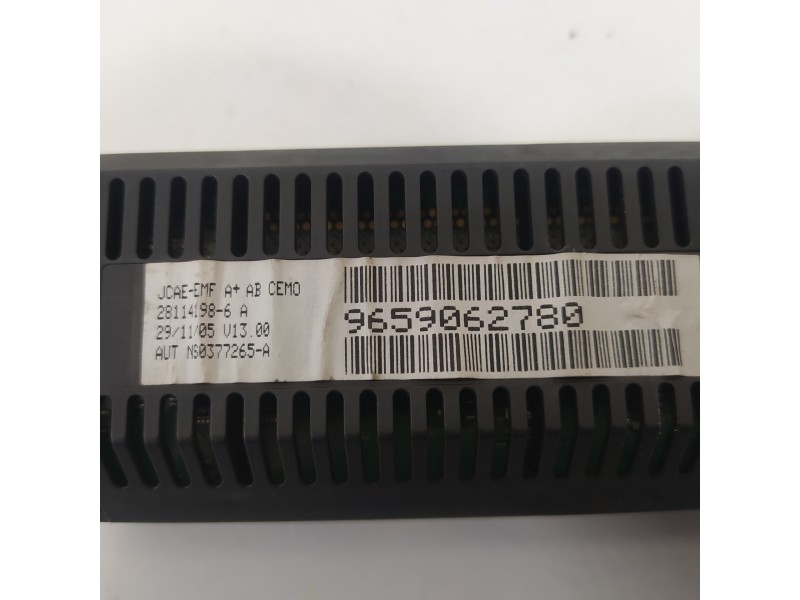 Recambio de pantalla multifuncion para citroën c4 berlina collection referencia OEM IAM 9659062780  