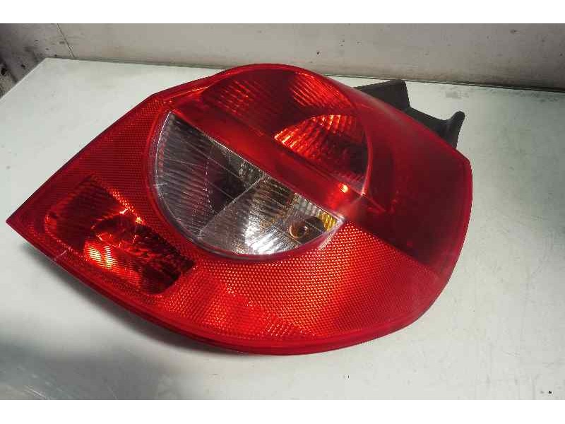 Recambio de piloto trasero derecho para renault clio iii business referencia OEM IAM 8200459960  