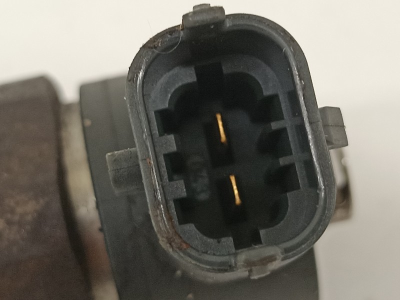 Recambio de inyector para opel insignia sports tourer 2.0 16v cdti referencia OEM IAM 0445110327  