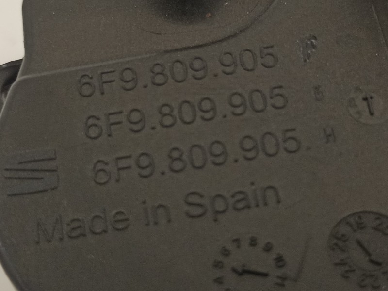 Recambio de tapa exterior combustible para seat arona xperience referencia OEM IAM 6F9809905 8V0862159A 