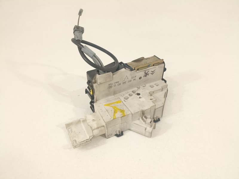 Recambio de cerradura puerta delantera derecha para citroën c4 berlina collection referencia OEM IAM 9681331480  