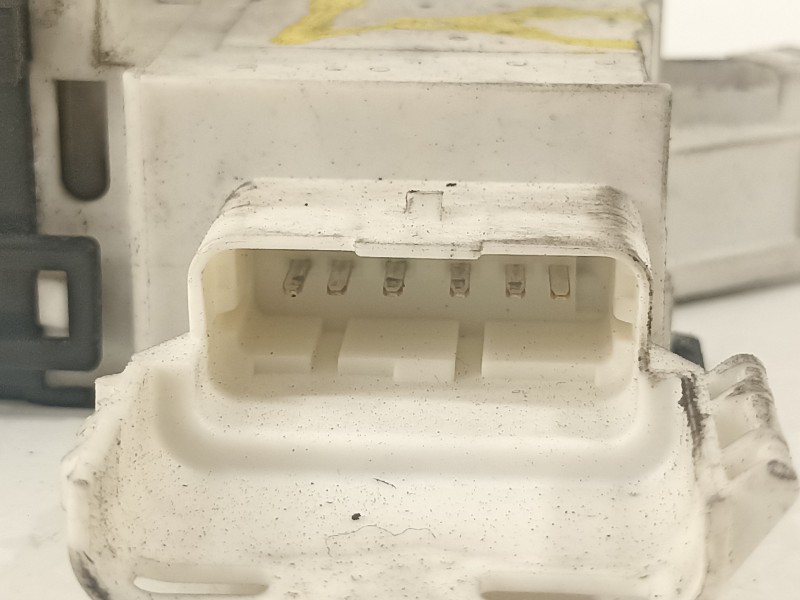 Recambio de cerradura puerta delantera derecha para citroën c4 berlina collection referencia OEM IAM 9681331480  