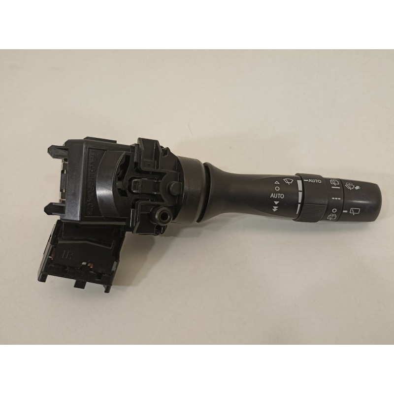 Recambio de mando limpia para toyota avensis (t27) active referencia OEM IAM 0519017F381  