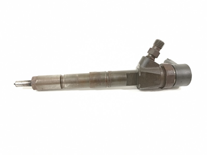 Recambio de inyector para opel insignia sports tourer 2.0 16v cdti referencia OEM IAM 0445110327  