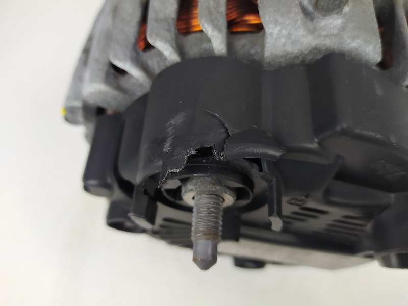 Recambio de alternador para renault megane iii berlina 5 p bose edition referencia OEM IAM 231000027R TG12C078 2606288A