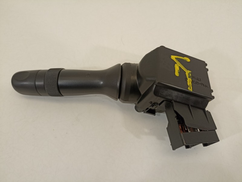 Recambio de mando limpia para toyota avensis (t27) active referencia OEM IAM 0519017F381  