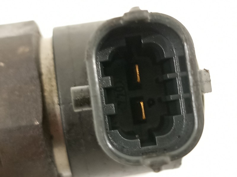 Recambio de inyector para opel insignia sports tourer 2.0 16v cdti referencia OEM IAM 0445110327  