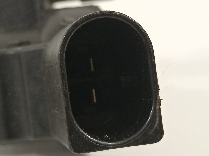 Recambio de inyector para volkswagen passat berlina (3c2) edition plus referencia OEM IAM 03L130277 0445116030 