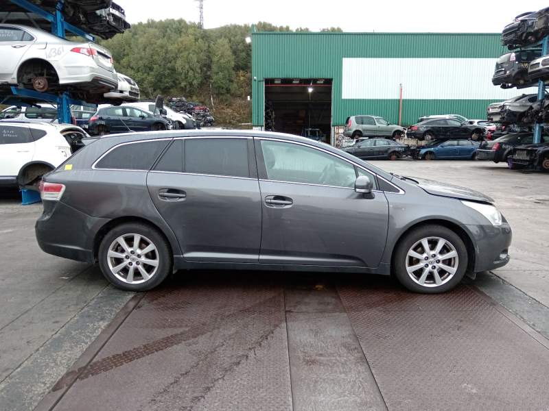 TOYOTA AVENSIS STATION WAGON (_T27_)