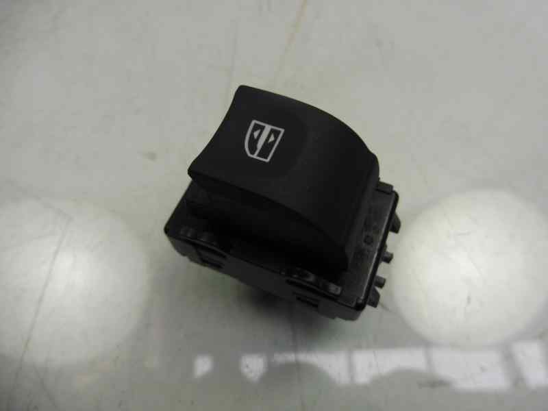 Recambio de mando elevalunas trasero derecho para renault megane iii berlina 5 p bose edition referencia OEM IAM 254010003R  