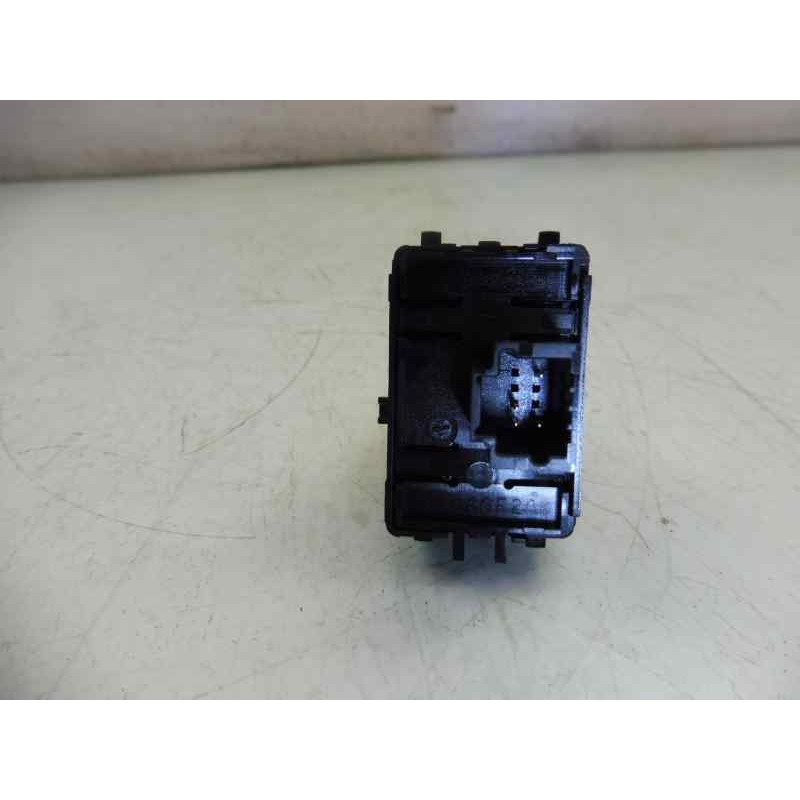 Recambio de mando elevalunas trasero derecho para renault megane iii berlina 5 p bose edition referencia OEM IAM 254010003R  