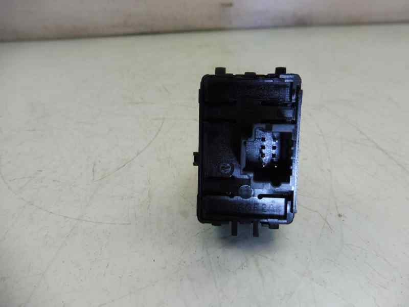 Recambio de mando elevalunas trasero derecho para renault megane iii berlina 5 p bose edition referencia OEM IAM 254010003R  