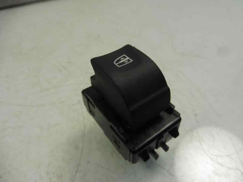 Recambio de mando elevalunas trasero izquierdo para renault megane iii berlina 5 p bose edition referencia OEM IAM 254010003R  