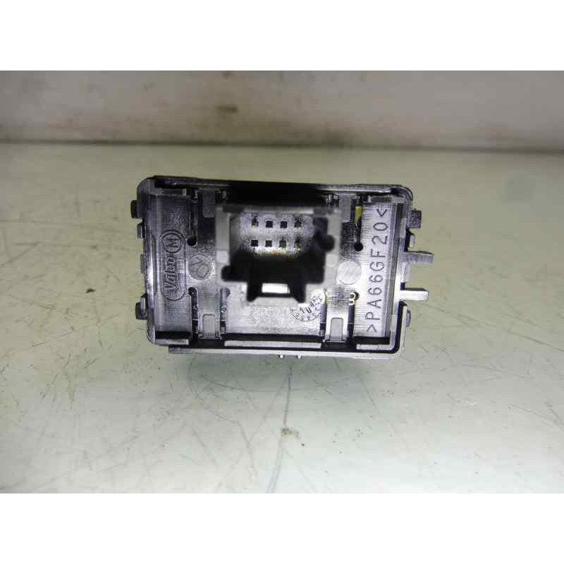 Recambio de mando elevalunas trasero izquierdo para renault megane iii berlina 5 p bose edition referencia OEM IAM 254010003R  