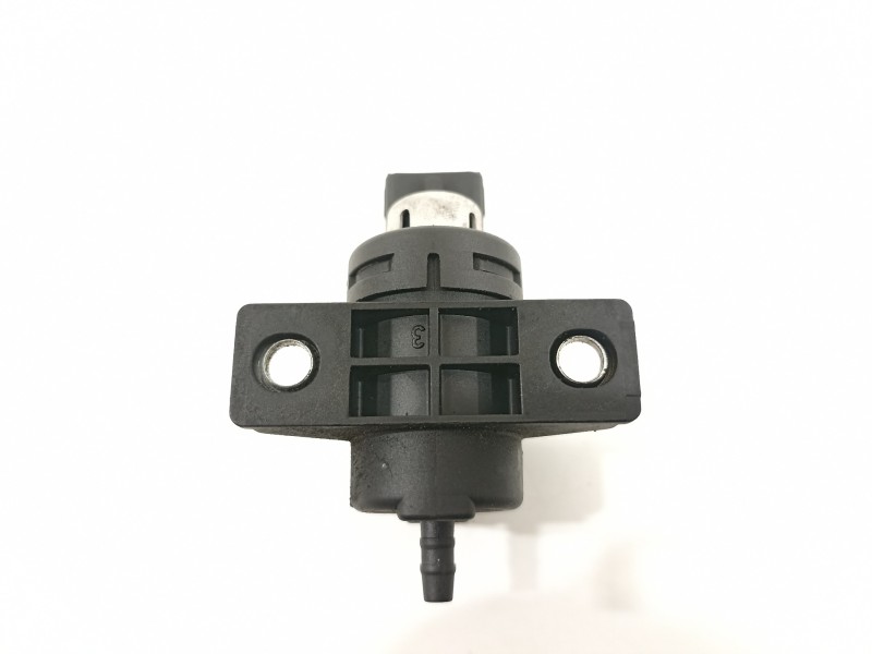 Recambio de valvula aire adicional para opel insignia sports tourer 2.0 16v cdti referencia OEM IAM 55566051  