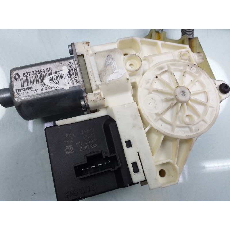 Recambio de elevalunas trasero derecho para renault megane iii berlina 5 p bose edition referencia OEM IAM 827200003R 827306548R