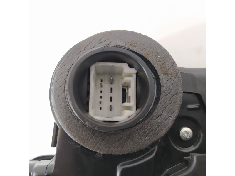 Recambio de cerradura puerta trasera derecha para toyota avensis (t27) active referencia OEM IAM   