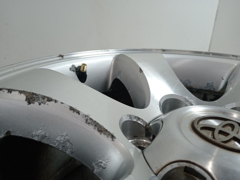 Recambio de llanta para toyota land cruiser (j12) 3.0 d-4d gx referencia OEM IAM   