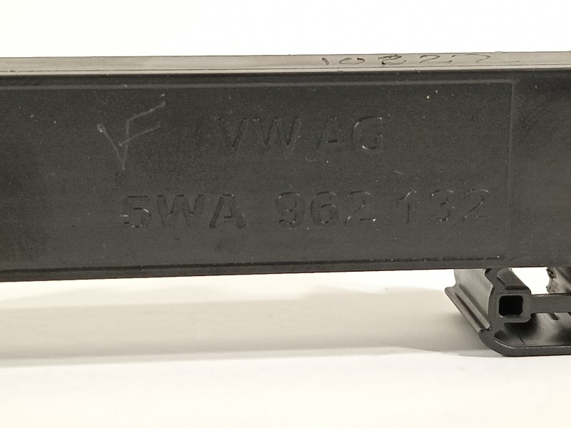 Recambio de antena para skoda octavia combi (5e5) ambition referencia OEM IAM 5FA22407500 5WA962132 