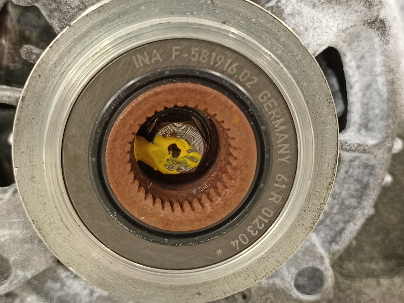 Recambio de alternador para opel corsa e selective referencia OEM IAM 13585664  