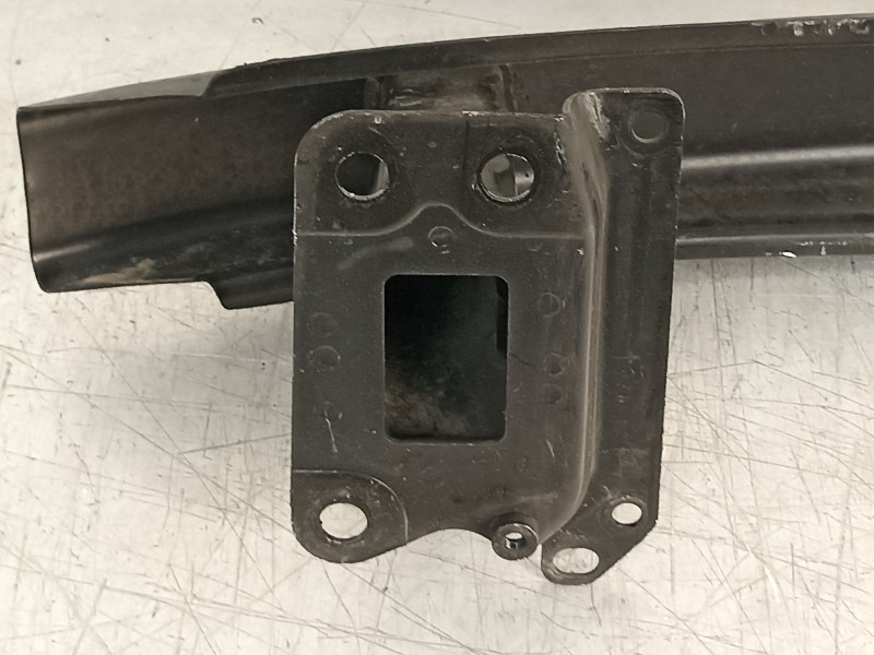 Recambio de refuerzo paragolpes delantero para volkswagen polo (9n1) highline referencia OEM IAM 6Q0807109C 6Q0806641A 6Q0806642