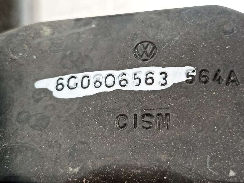 Recambio de refuerzo paragolpes delantero para volkswagen polo (9n1) highline referencia OEM IAM 6Q0807109C 6Q0806641A 6Q0806642