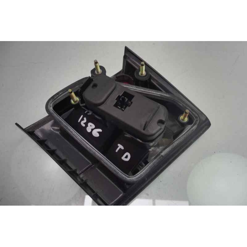 Recambio de piloto trasero derecho en porton para saab 9-3 cabrio 2.3i se referencia OEM IAM 4831178  