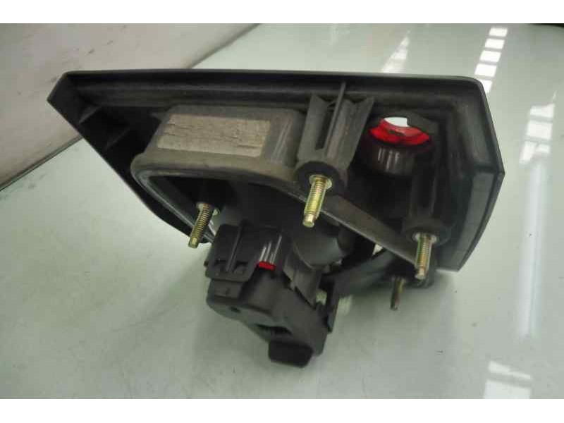 Recambio de piloto trasero derecho en porton para saab 9-3 cabrio 2.3i se referencia OEM IAM 4831178  