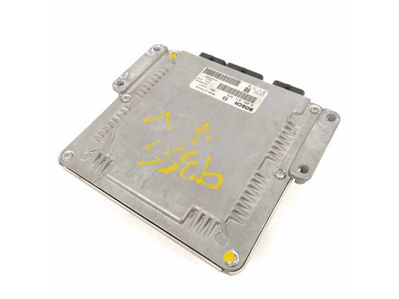Recambio de centralita motor uce para peugeot expert kombi premium (7 asientos) referencia OEM IAM 9651175180 0281011343 