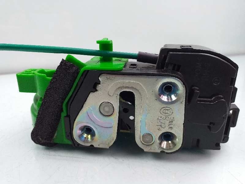 Recambio de cerradura puerta delantera derecha para hyundai i40 cw tecno blue referencia OEM IAM 813203Z020  