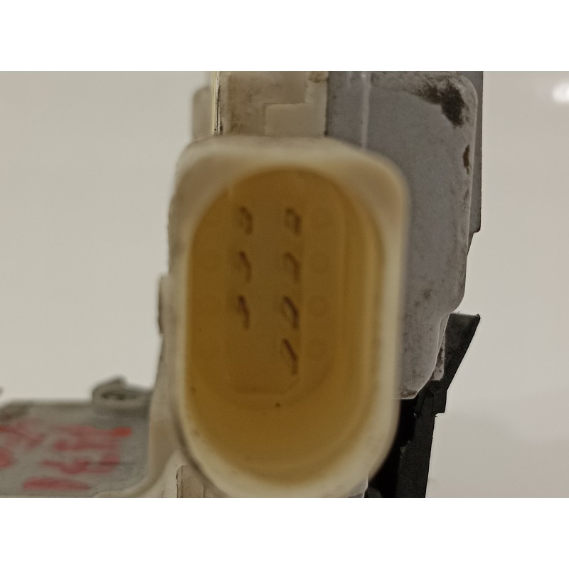 Recambio de cerradura puerta delantera derecha para audi a3 (8p) 2.0 tdi ambition (103kw) referencia OEM IAM 4F1837016  