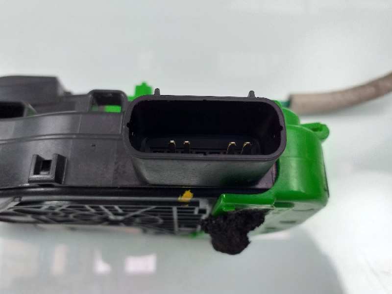 Recambio de cerradura puerta delantera derecha para hyundai i40 cw tecno blue referencia OEM IAM 813203Z020  