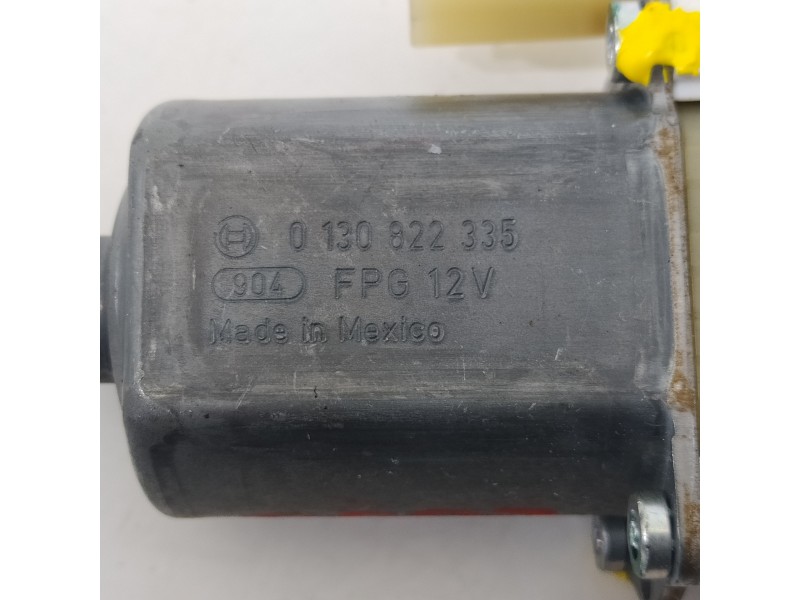 Recambio de motor elevalunas trasero izquierdo para chrysler grand voyager limited referencia OEM IAM 3018077D 0130822335 