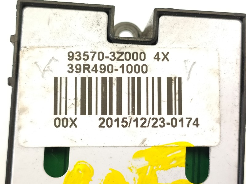 Recambio de mando elevalunas delantero izquierdo para hyundai i40 cw tecno blue referencia OEM IAM 935713Z000  